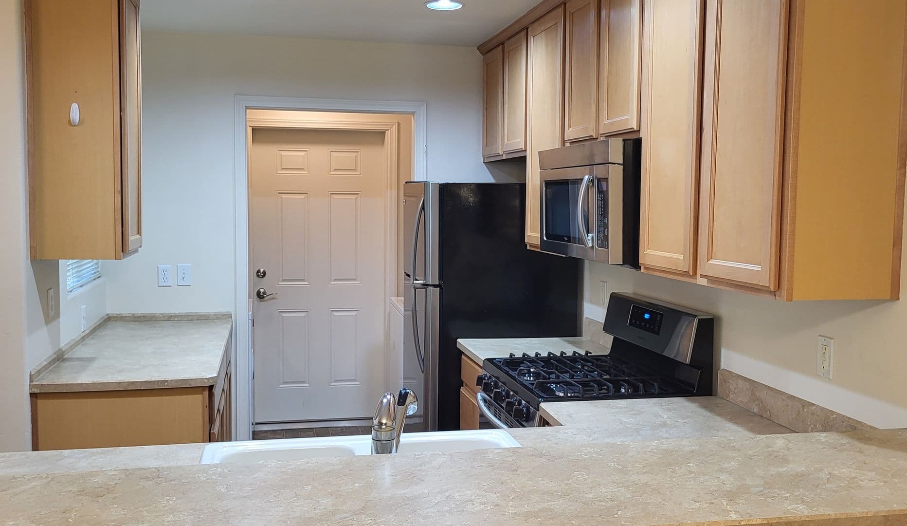2026 SW Salmon Ave - Photo 2