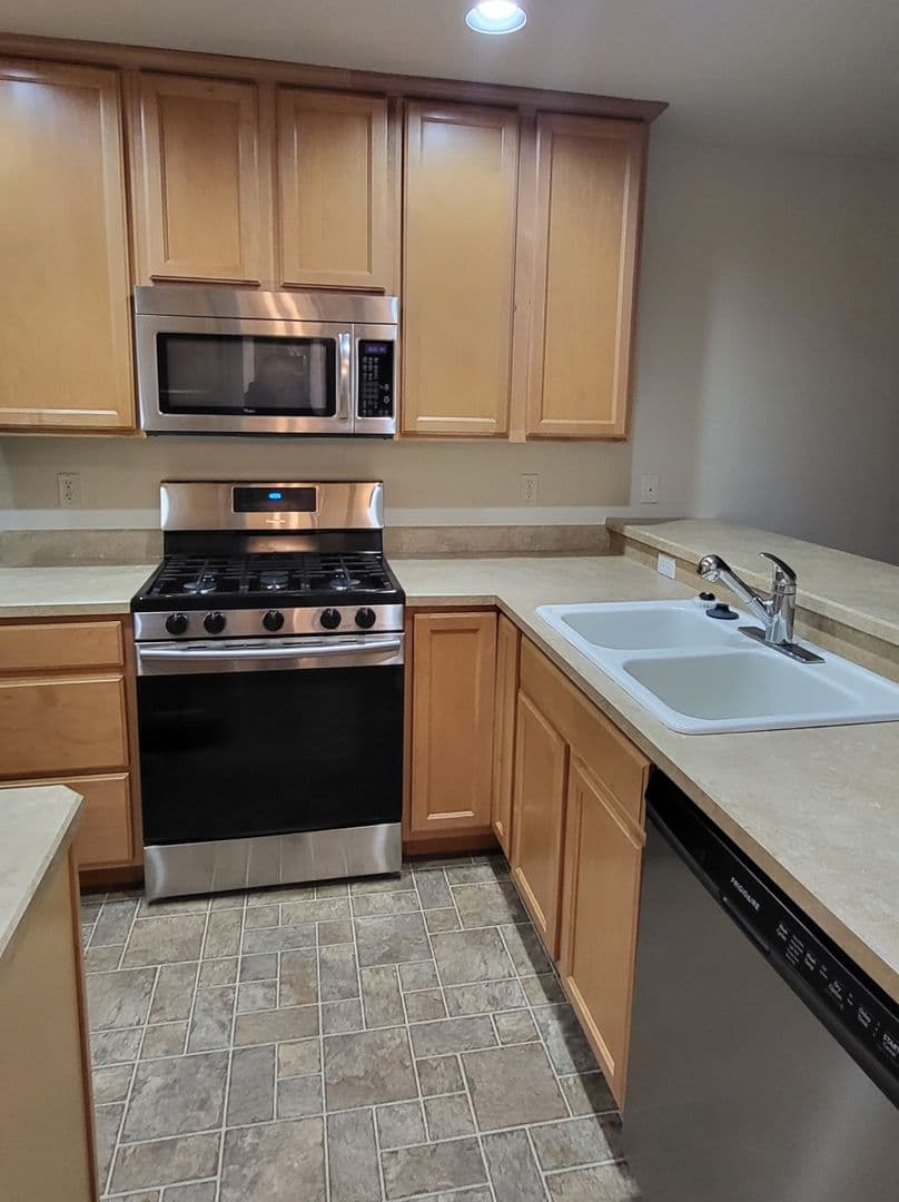 2026 SW Salmon Ave - Photo 3