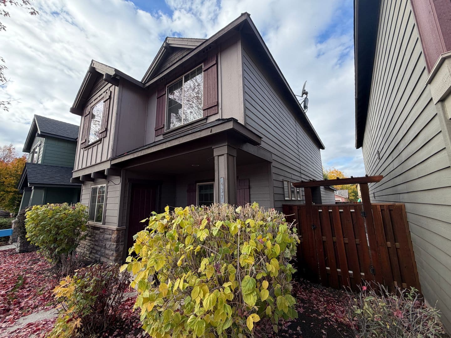 437 NW 27th Street - Photo 2