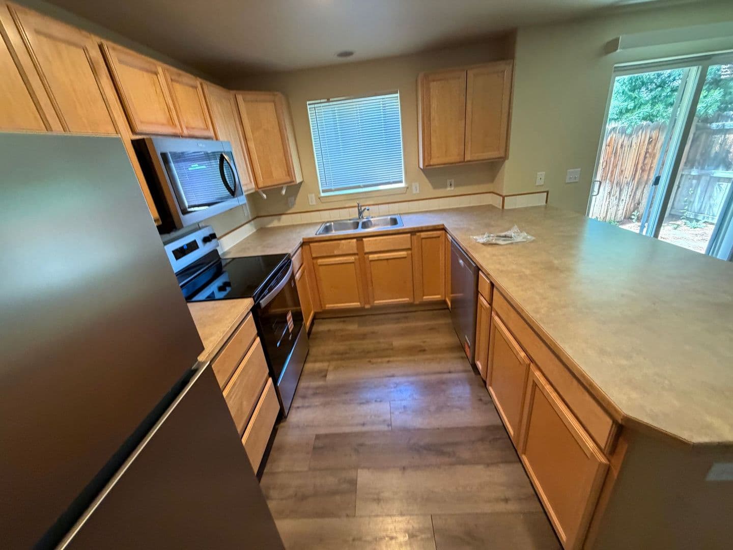3016 SW Juniper Ave - Photo 2