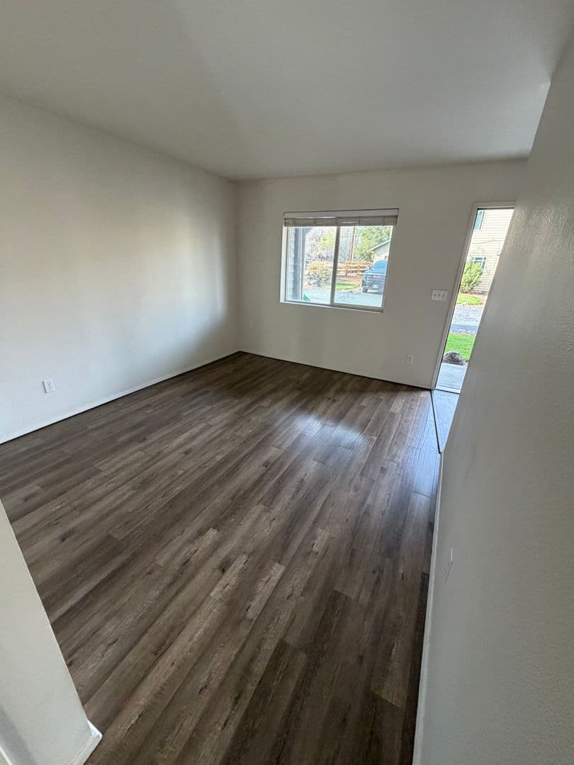 2053 SW Timber Ave Unit B - Photo 4