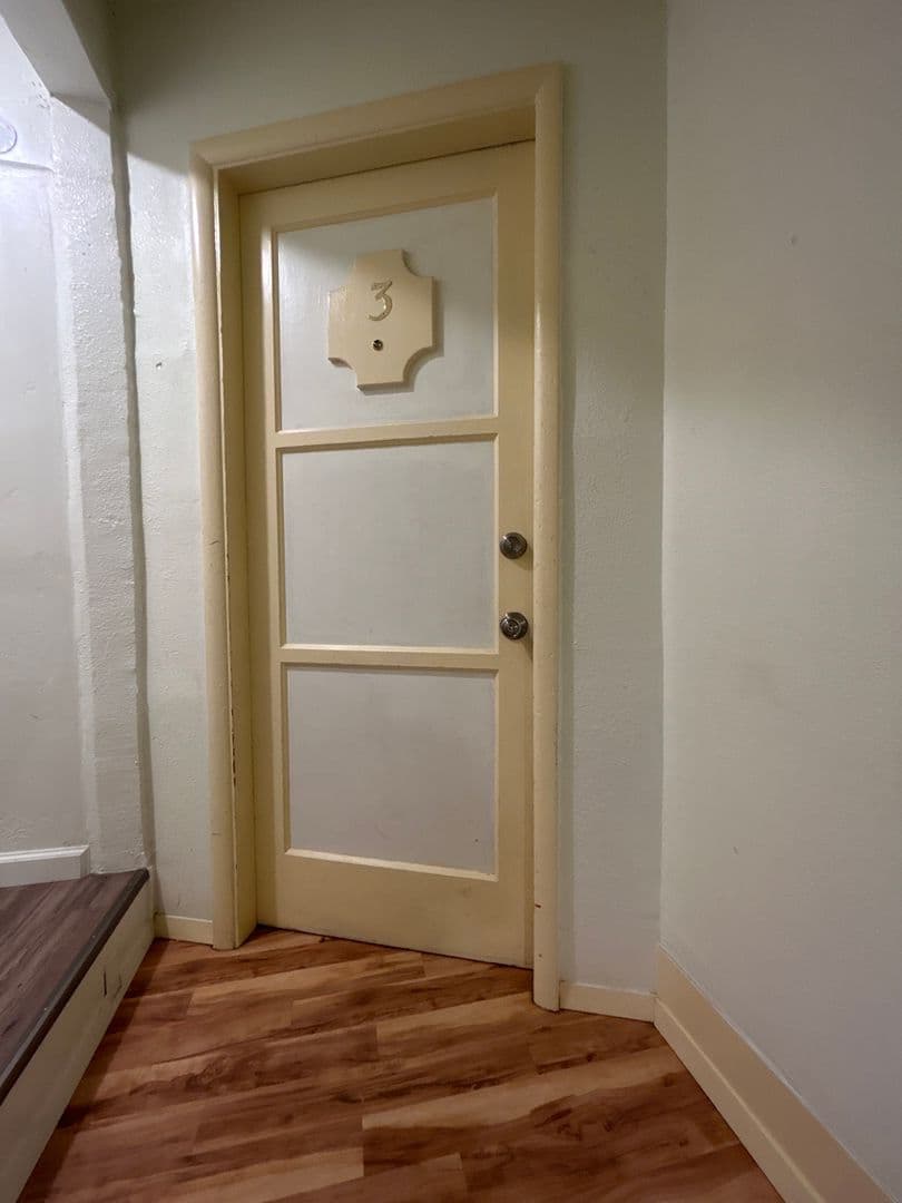330 W 1st St #3 - Photo 2