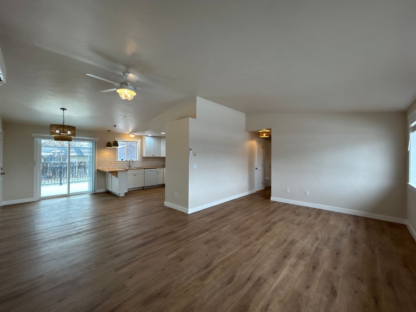 3201 SW Quartz Ave - Photo 3