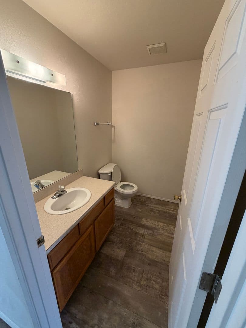 2053 SW Timber Ave Unit B - Photo 5
