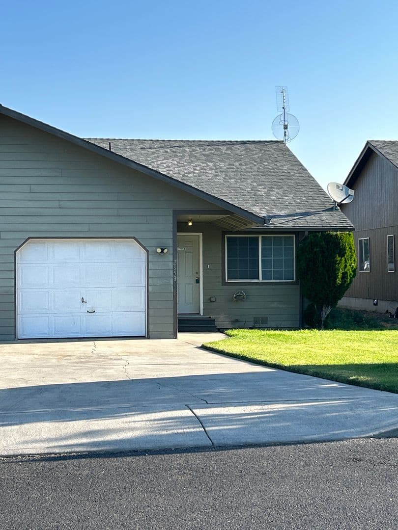 2BR/2BA in Redmond