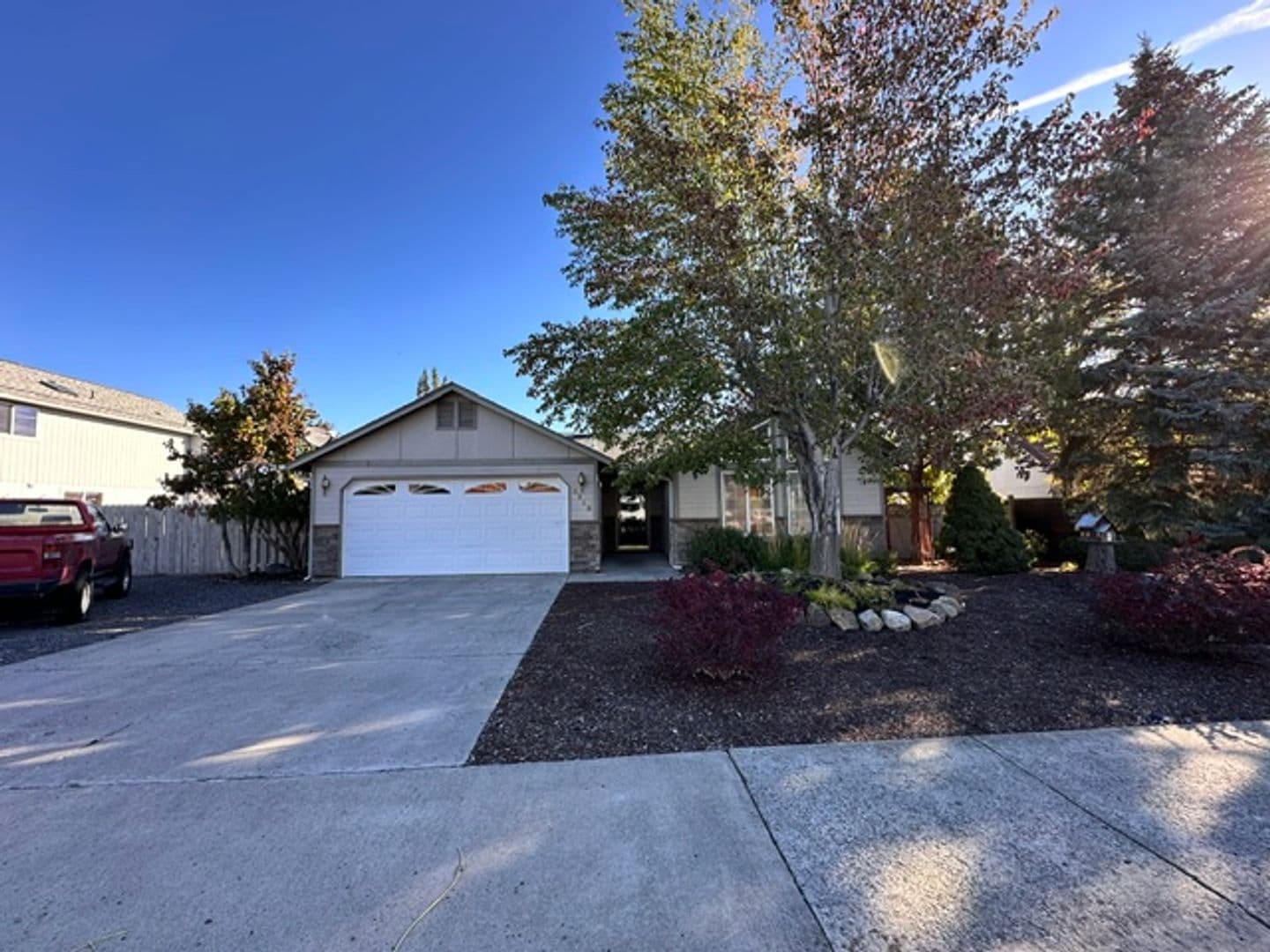 3713 SW Volcano Ave - Photo 2