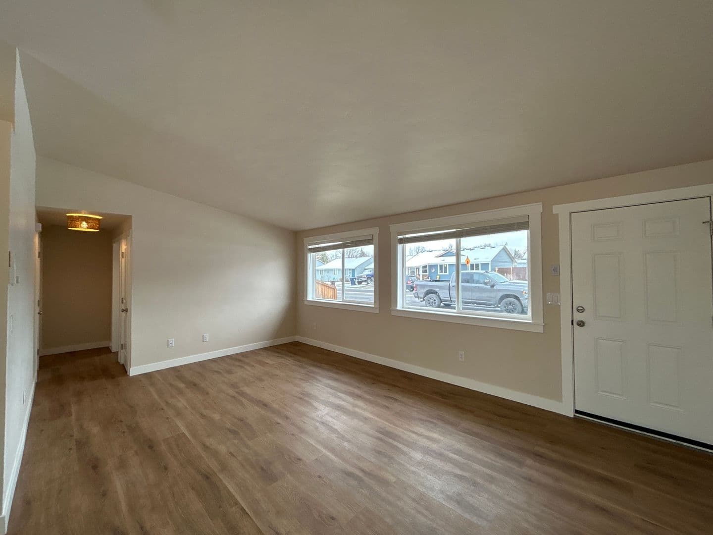 3201 SW Quartz Ave - Photo 4