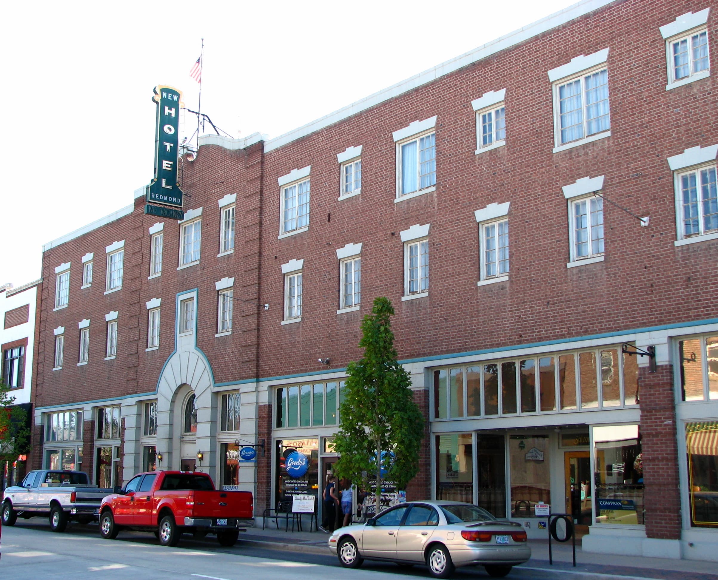 New Redmond Hotel - Redmond Oregon — Central Oregon