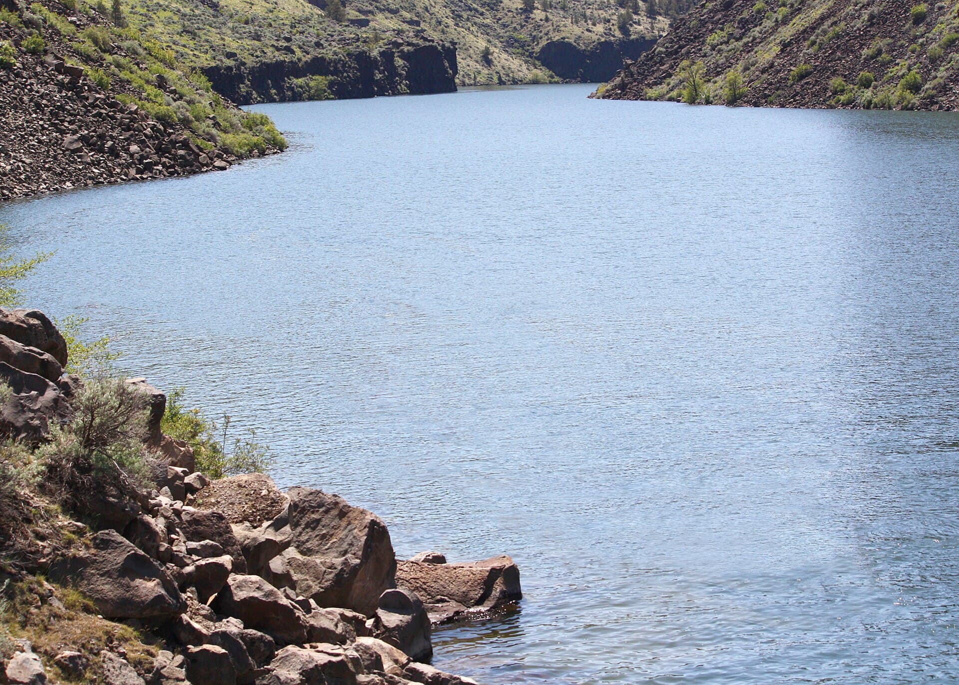 Cliffs rising above Lake Billy Chinook in Central Oregon